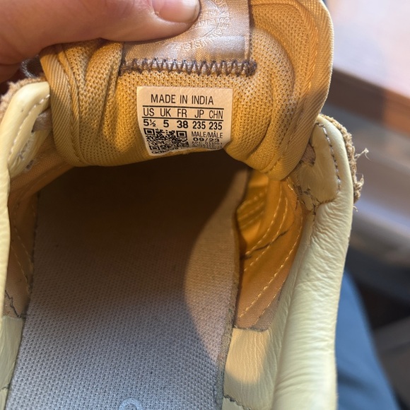 Adidas Samba Men's Sneakers in Yellow and White - Picture 7 of 7